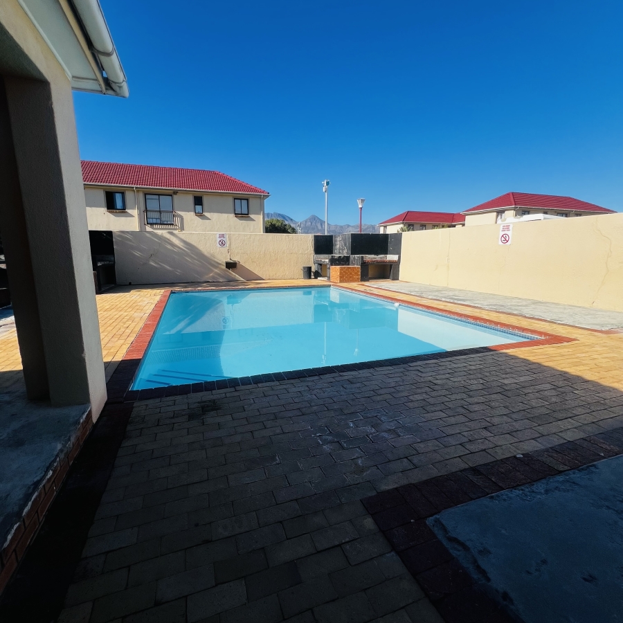 1 Bedroom Property for Sale in Guldenland Western Cape